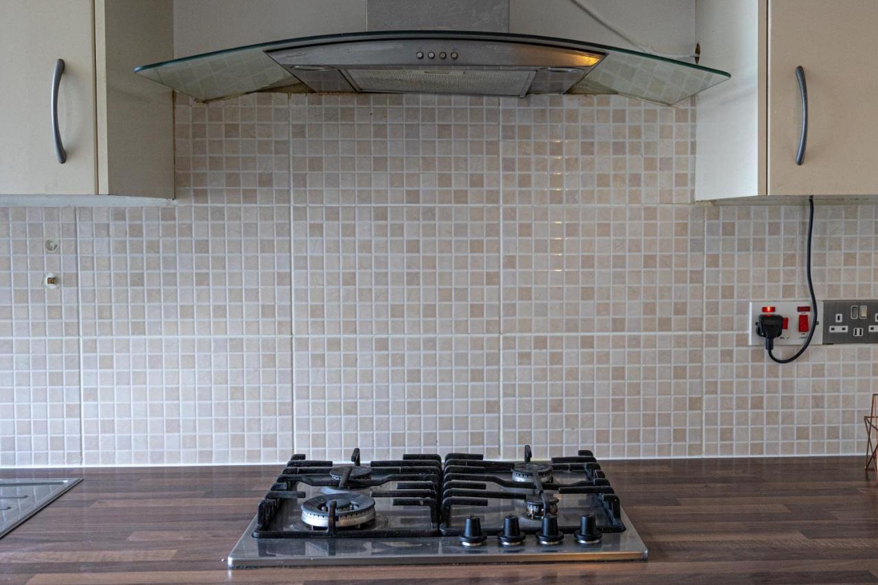 London - 4 Bed - Sleeps 8 - Garden - Pet Friendly Villa Екстериор снимка