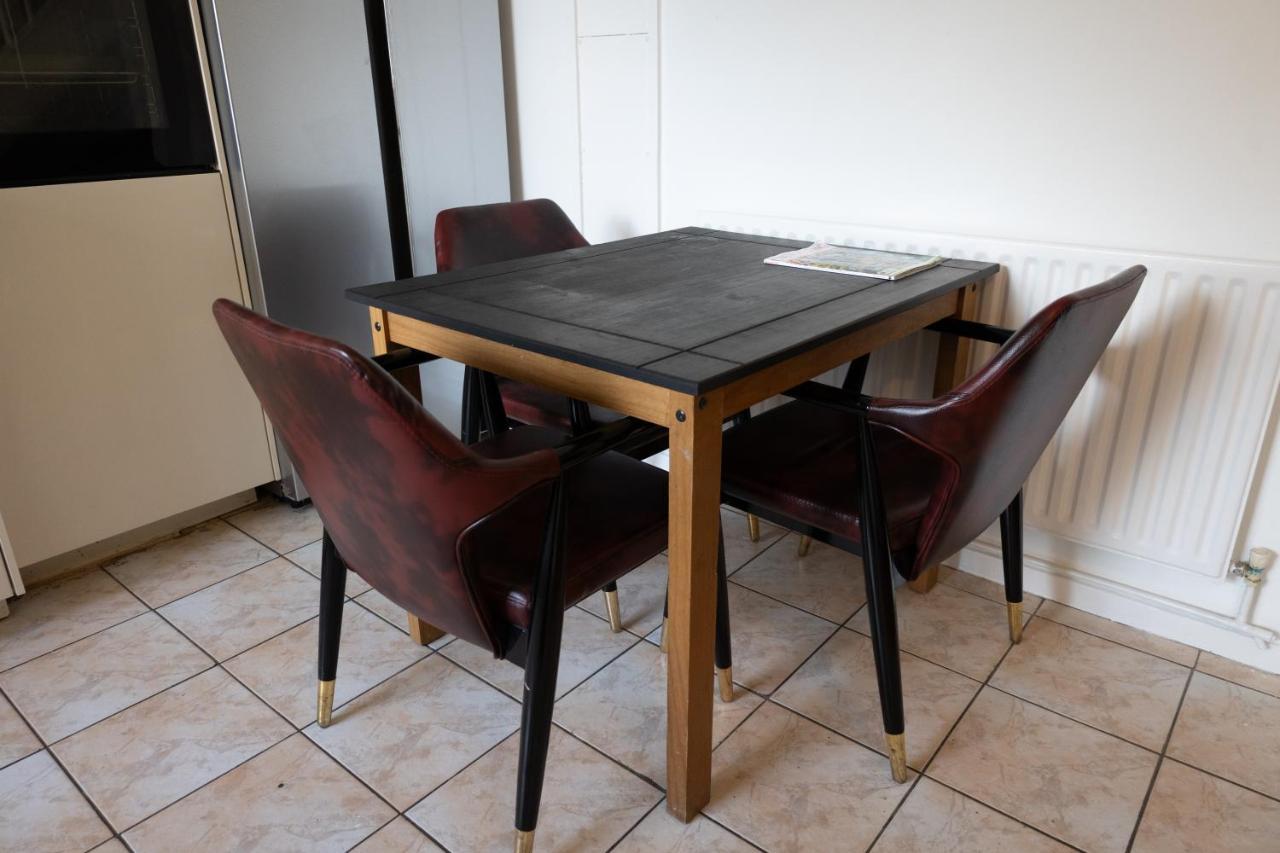 London - 4 Bed - Sleeps 8 - Garden - Pet Friendly Villa Екстериор снимка