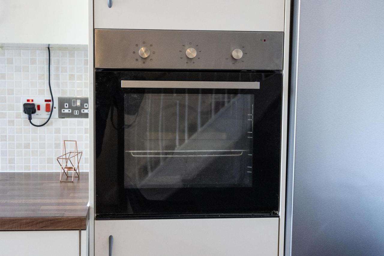 London - 4 Bed - Sleeps 8 - Garden - Pet Friendly Villa Екстериор снимка