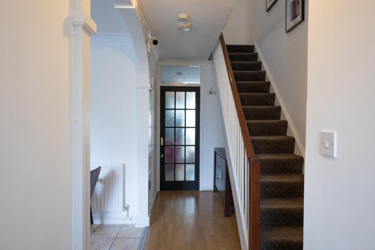 London - 4 Bed - Sleeps 8 - Garden - Pet Friendly Villa Екстериор снимка